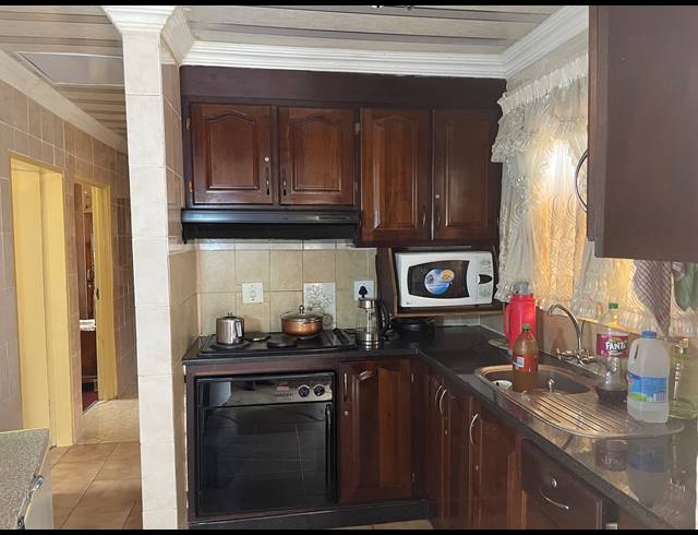 3 BEDROOM FREEHOLD FOR SALE IN SOSHANGUVE XX